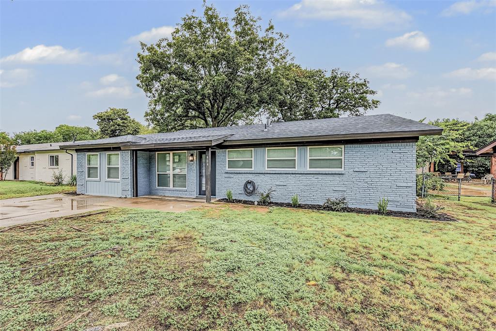 404 Simmons Drive Property Photo 3