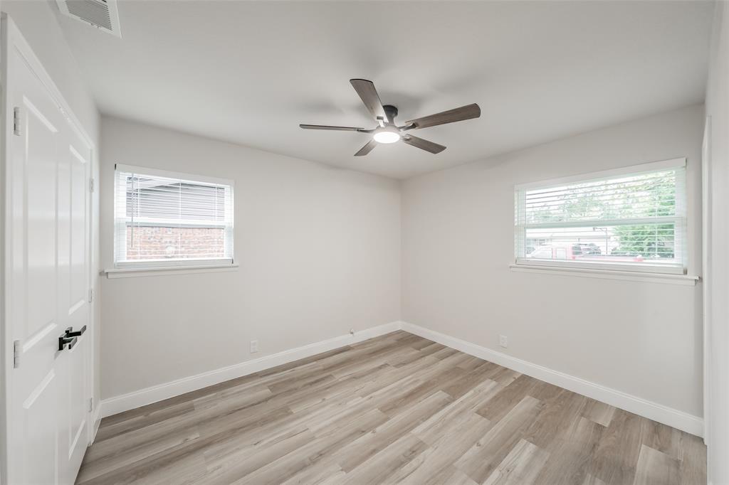 404 Simmons Drive Property Photo 17
