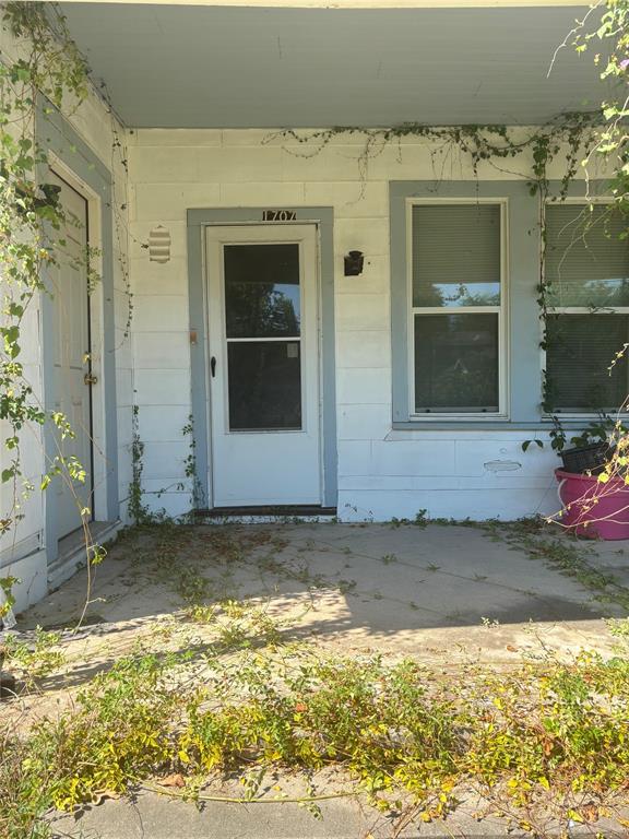 1707 Solo Street Property Photo 2