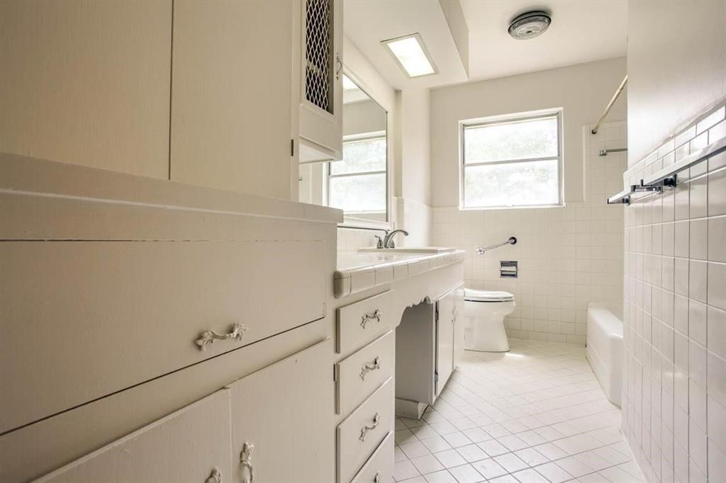 4515 Dove Creek Way Property Photo 12