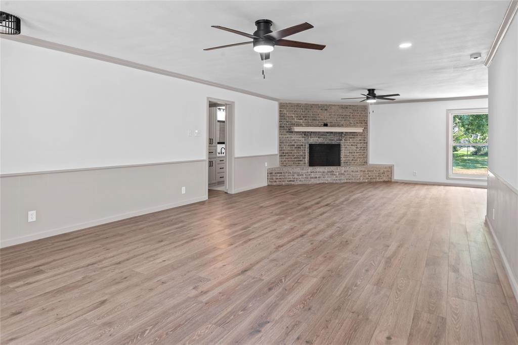 2008 Maplewood Drive Property Photo 4