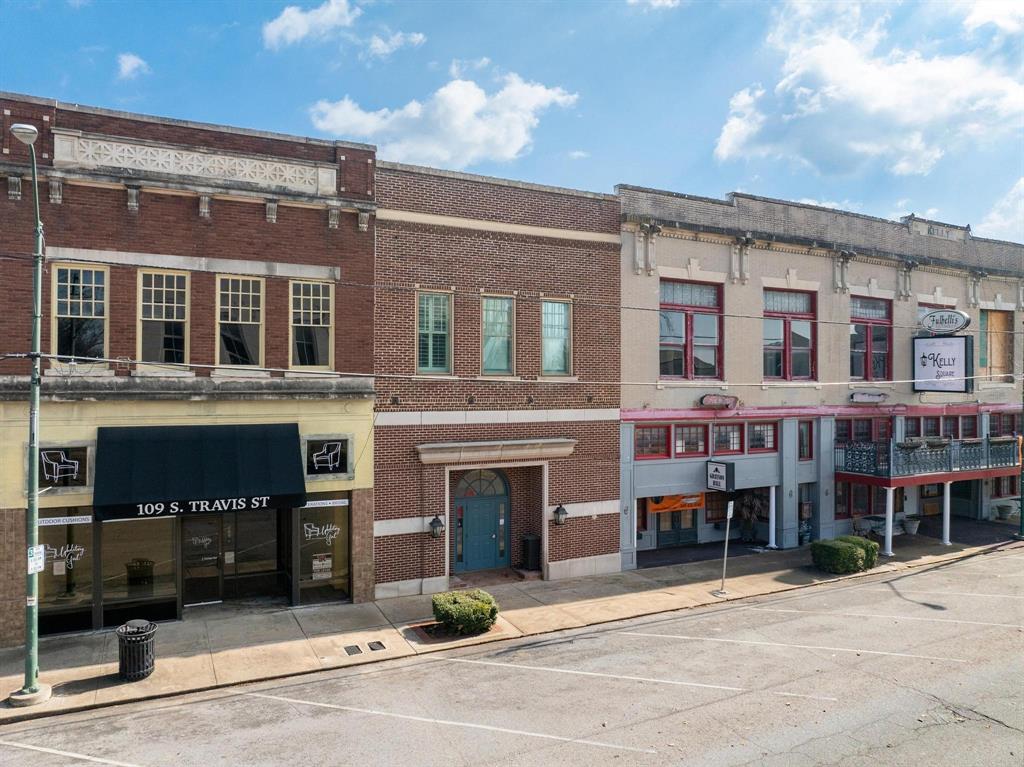 111 S Travis Street Property Photo 1