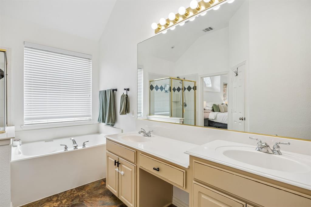 7462 Chinaberry Lane Property Photo 22