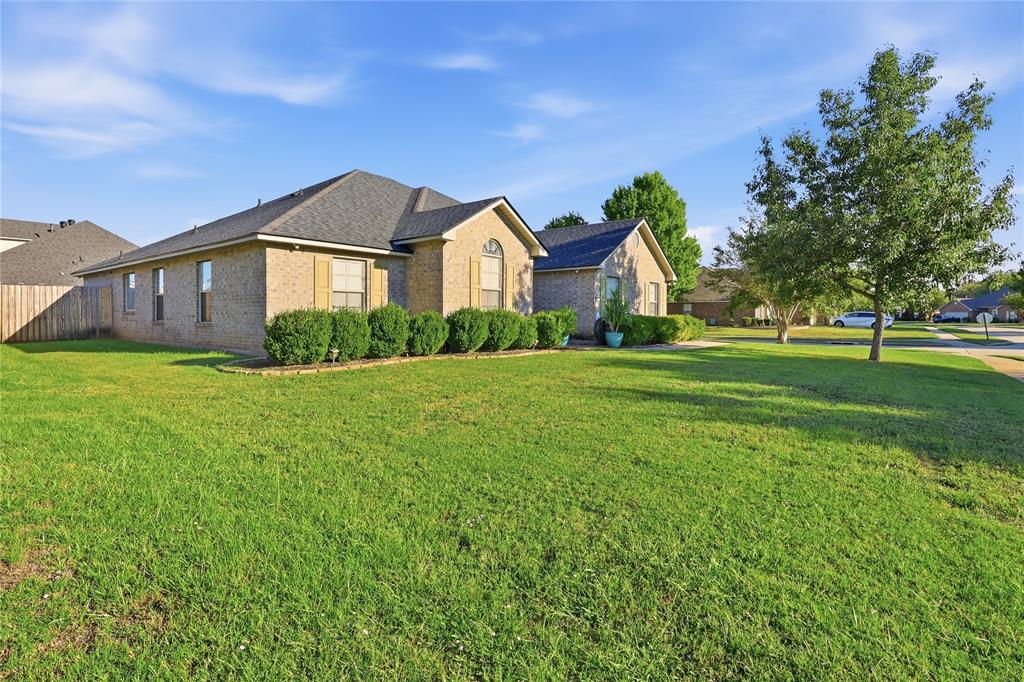 2302 Tallgrass Circle Property Photo 1