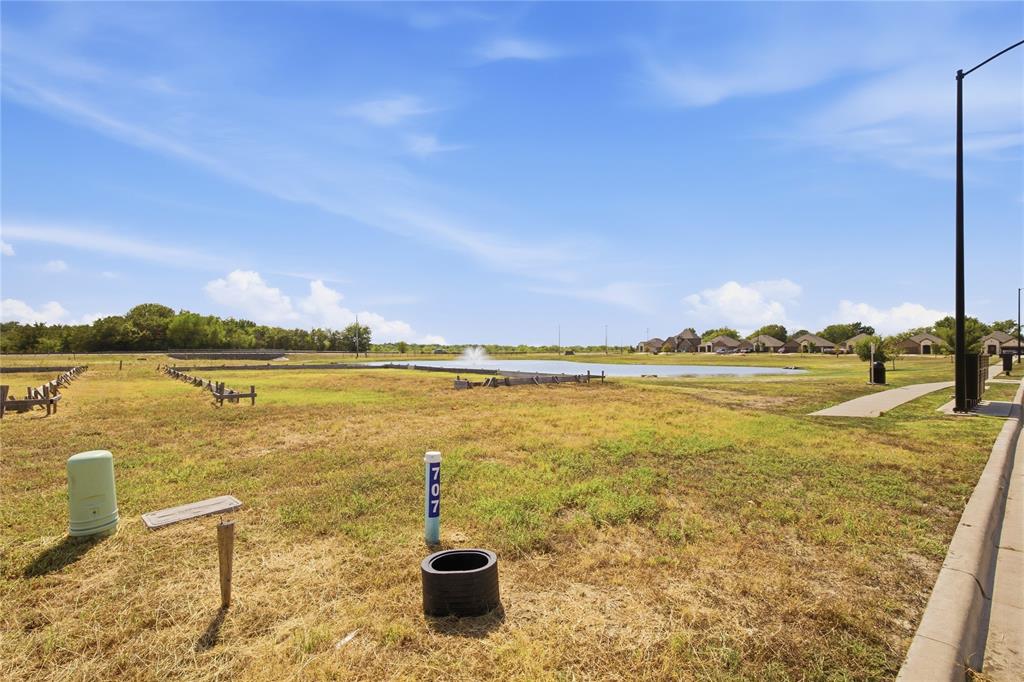 807 Greyson Lane Property Photo 1
