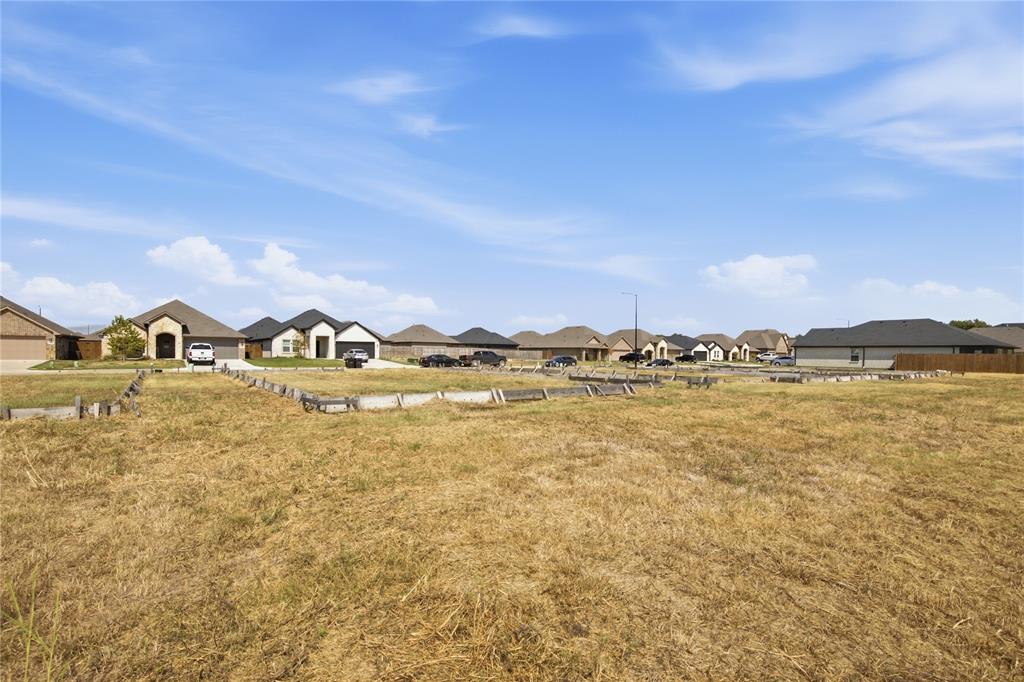 805 Greyson Lane Property Photo 1