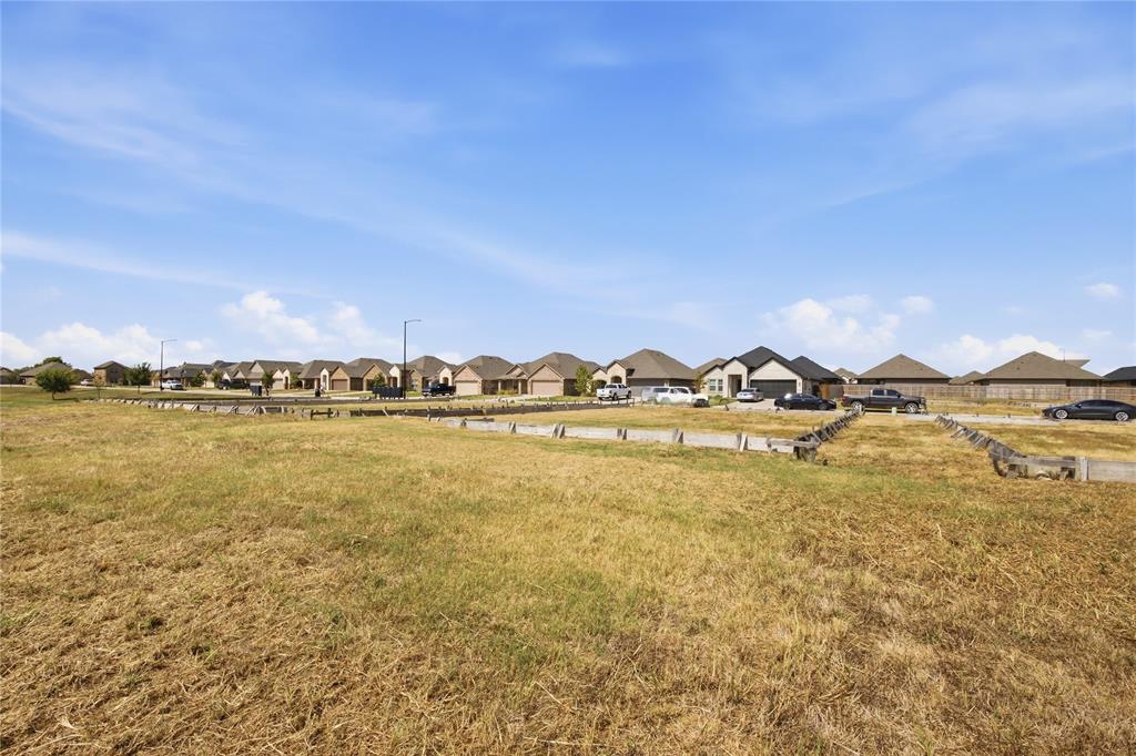 803 Greyson Lane Property Photo 4