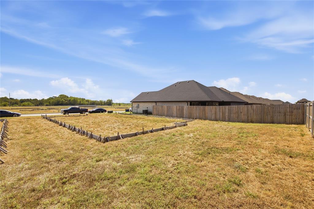 802 Greyson Lane Property Photo 3