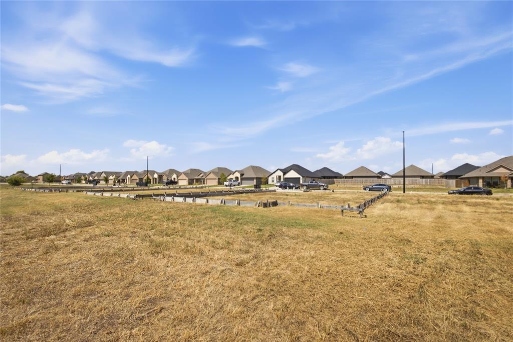801 Greyson Lane Property Photo 3