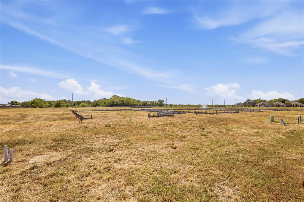 801 Greyson Lane Property Photo 4
