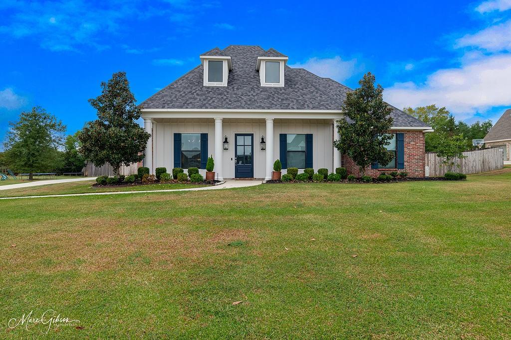 150 Oak Alley Property Photo 1