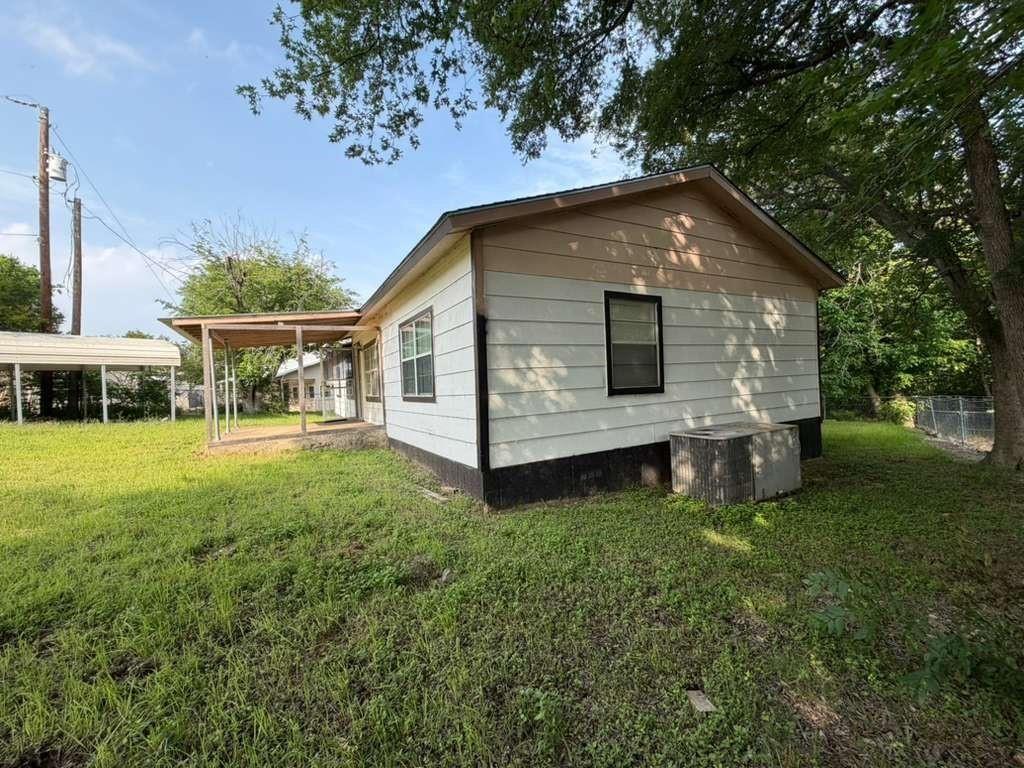 325 County Road 1768 Property Photo 3