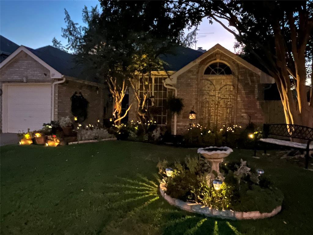 127 Woodcreek Drive Property Photo 3