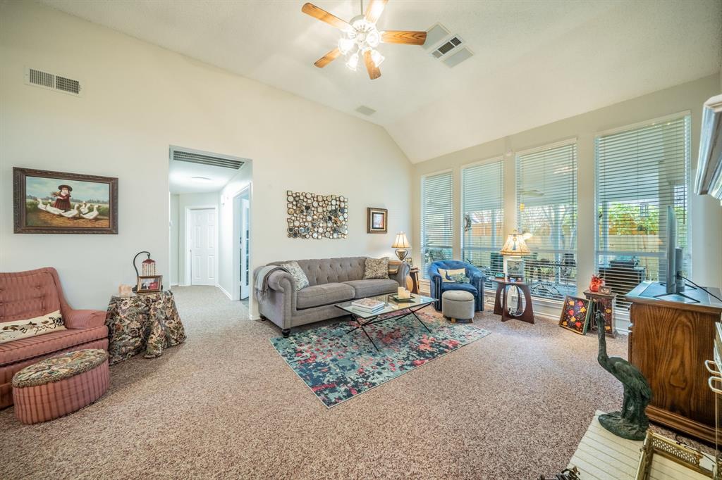 127 Woodcreek Drive Property Photo 16