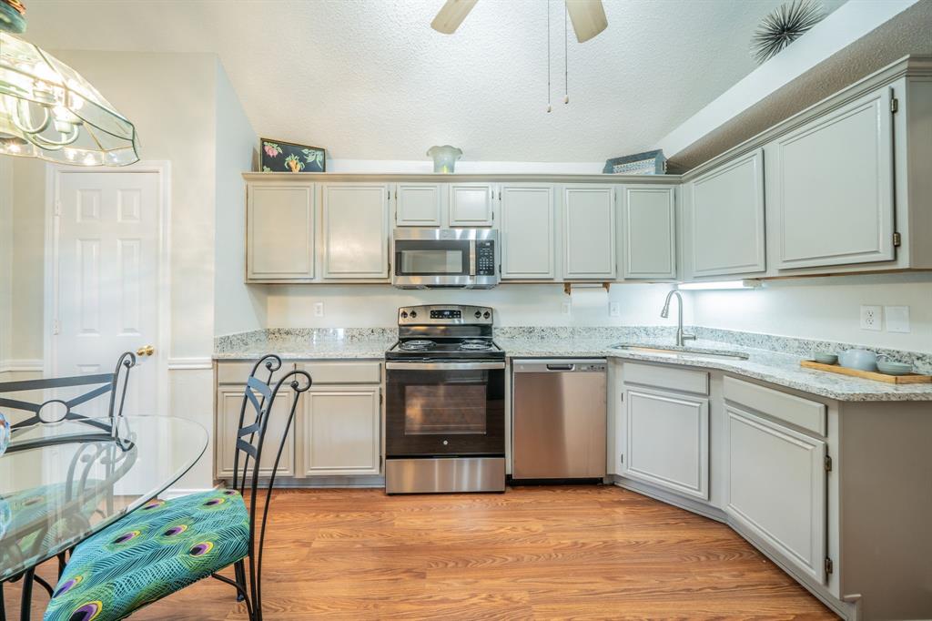 127 Woodcreek Drive Property Photo 17