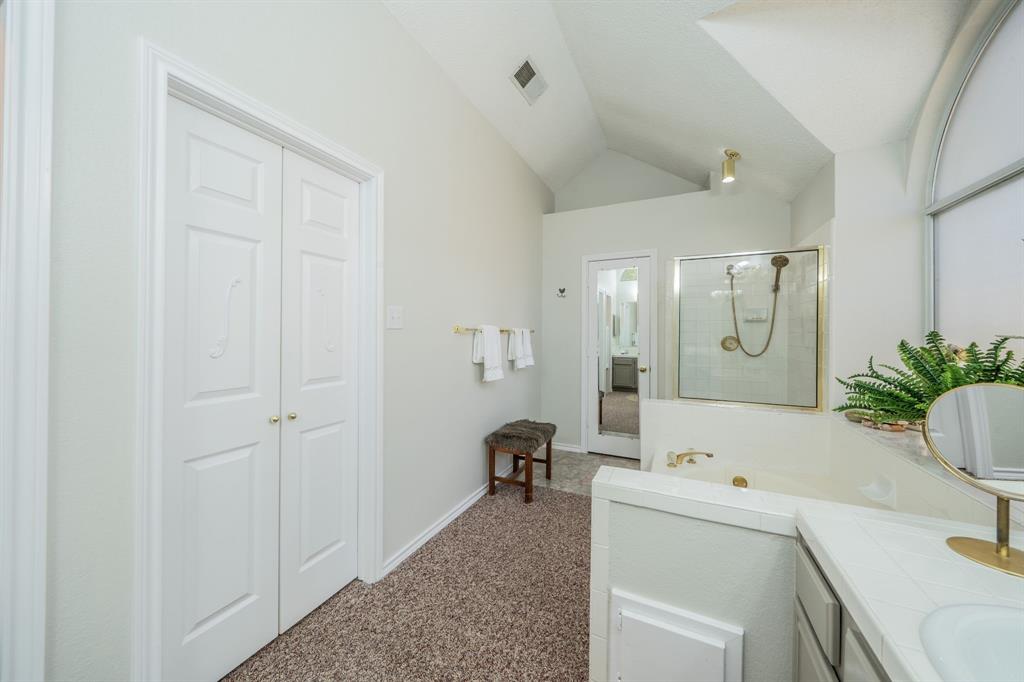127 Woodcreek Drive Property Photo 24