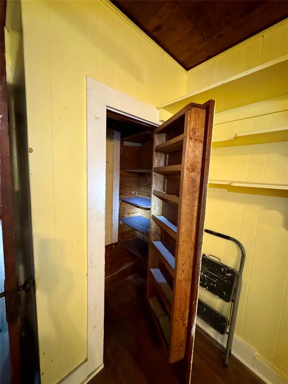 103 S Center Street Property Photo 11