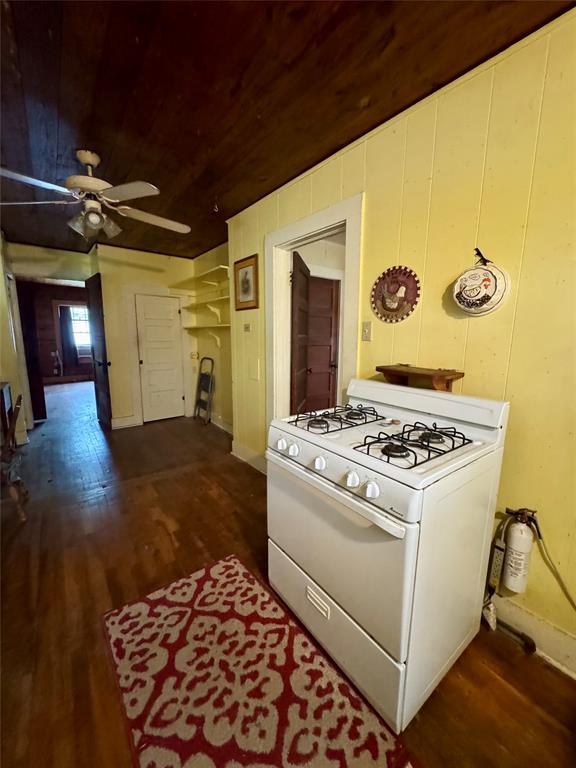 103 S Center Street Property Photo 13