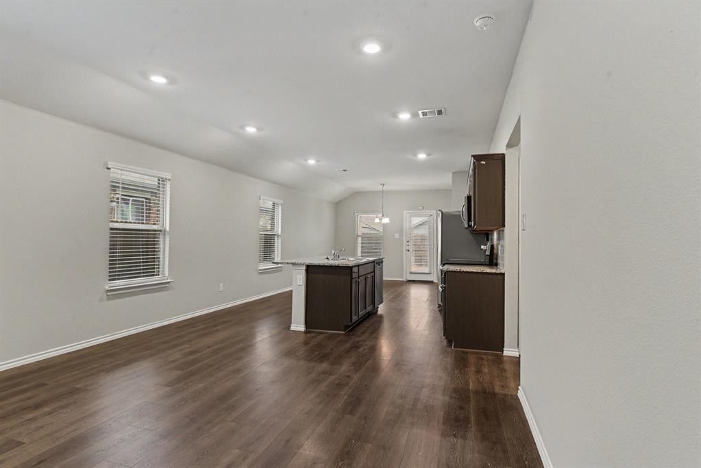 2921 Mourning Dove Trail Property Photo 5