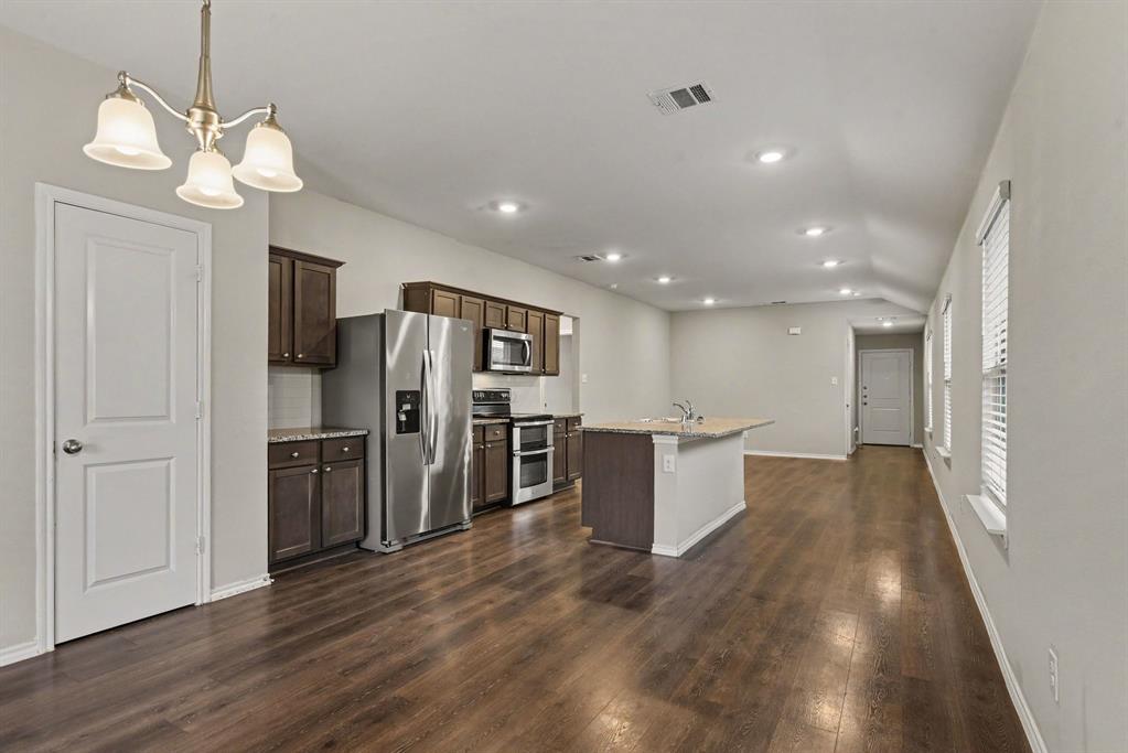 2921 Mourning Dove Trail Property Photo 8
