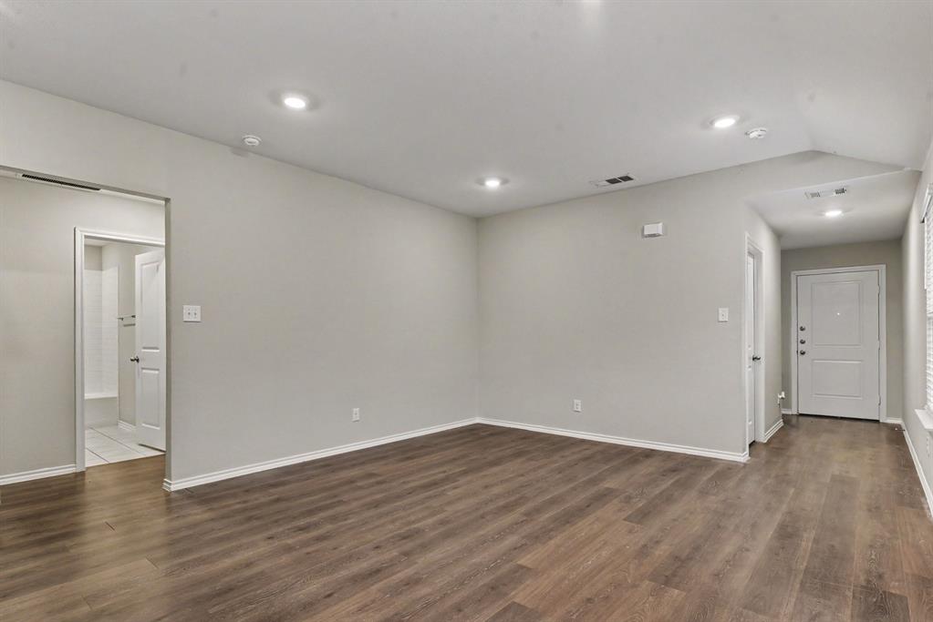 2921 Mourning Dove Trail Property Photo 11
