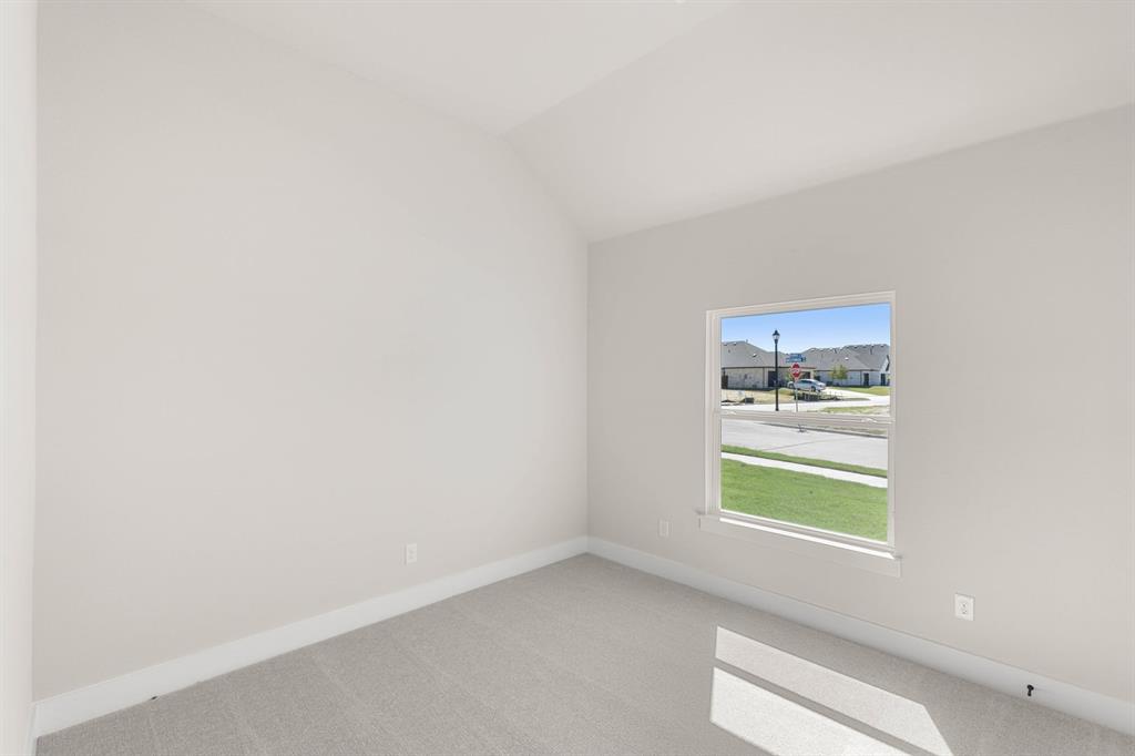 1633 Briarwood Property Photo 9
