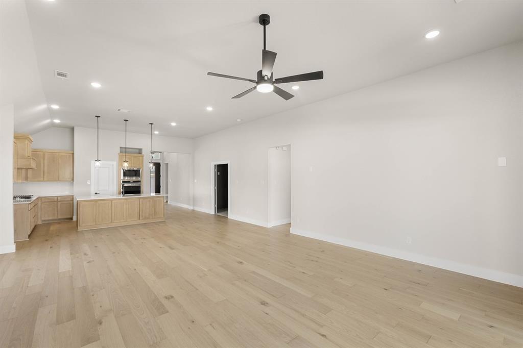 1633 Briarwood Property Photo 14