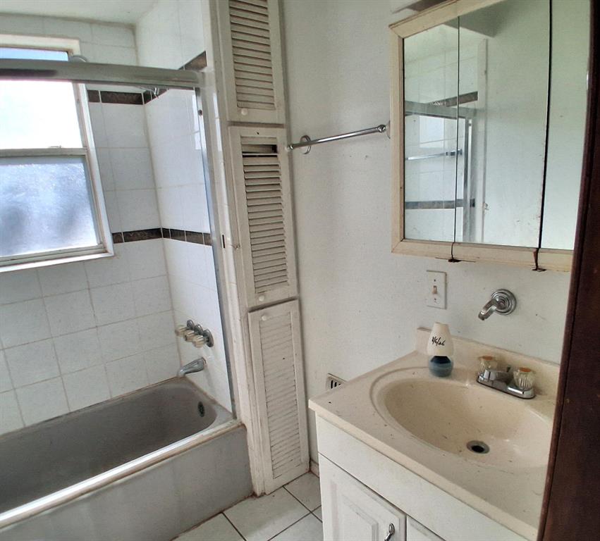 1103 Se 3rd Property Photo 11