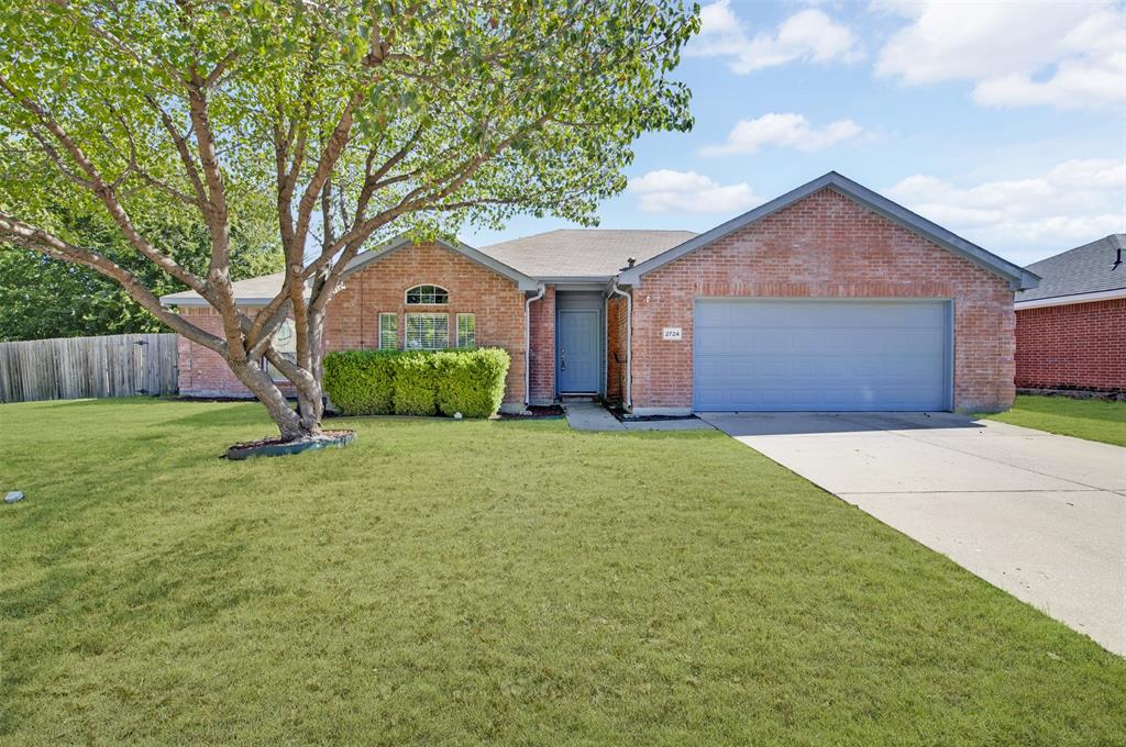 2724 Douglas Drive Property Photo 1