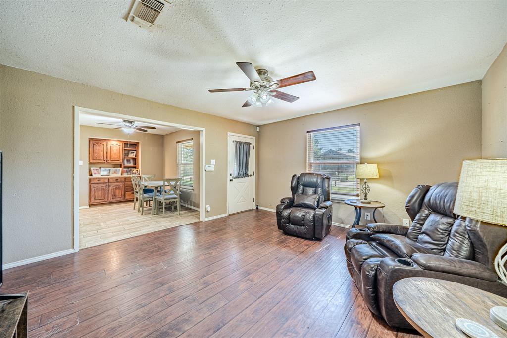 5211 Laurie Drive Property Photo 6