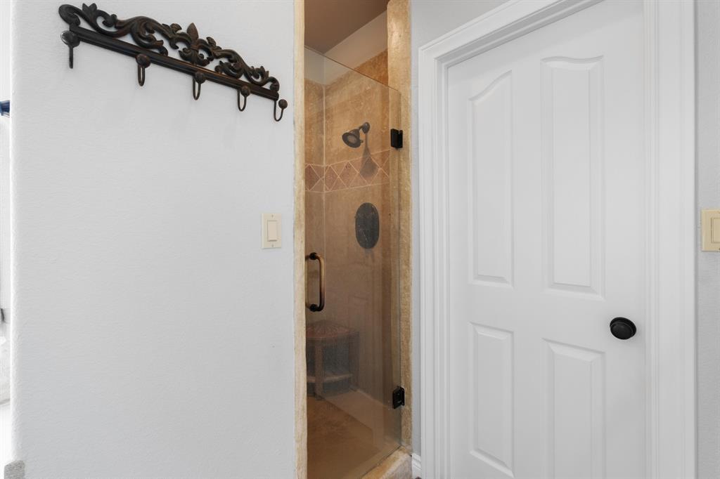 416 Shadywood Lane Property Photo 19