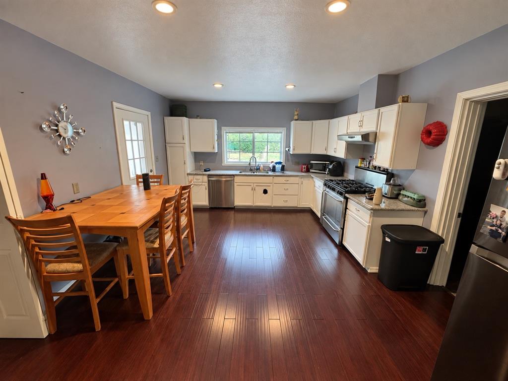 1215 Melwood Avenue Property Photo 5