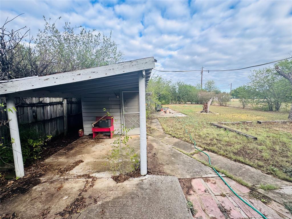 1215 Melwood Avenue Property Photo 9