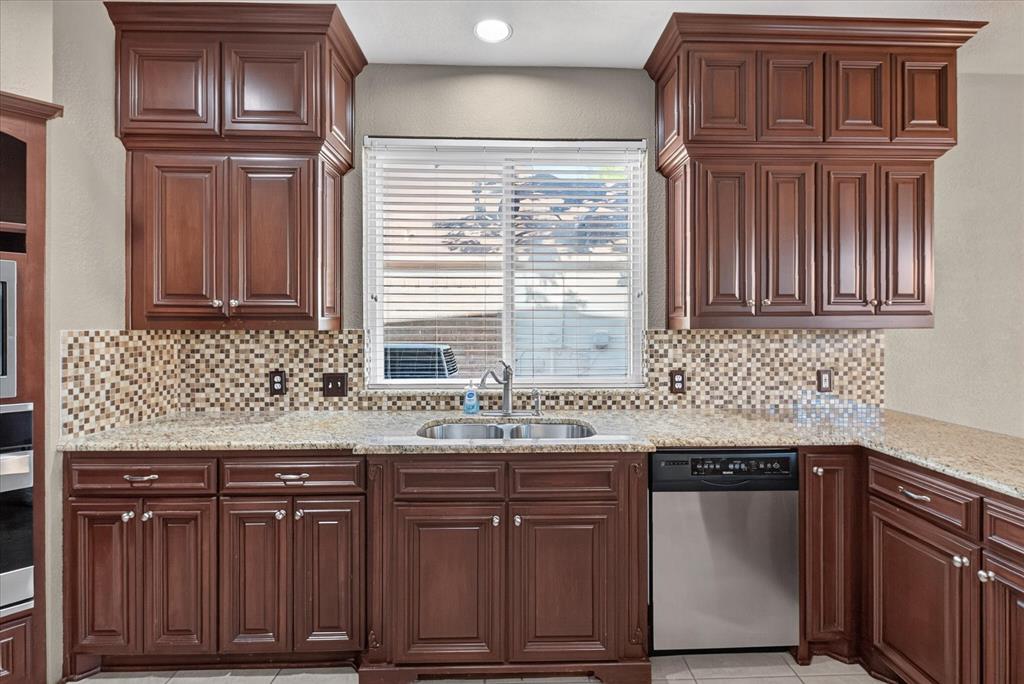 448 Halifax Drive Property Photo 16