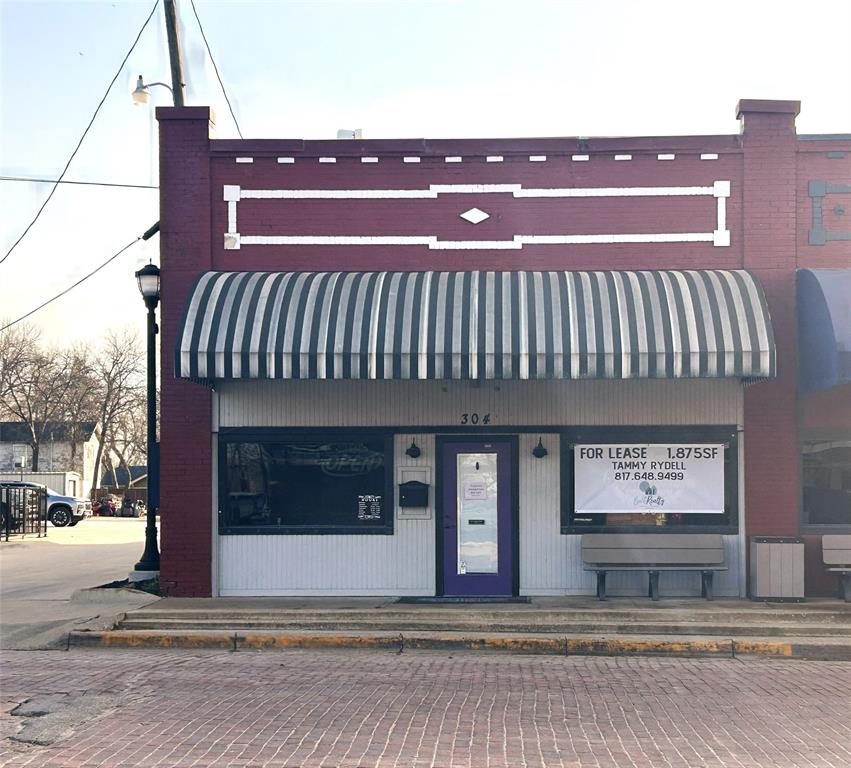 304 E Criner Street Property Photo 1
