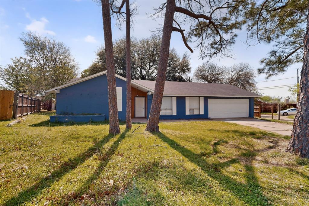 400 Casa Bello Court Property Photo 1