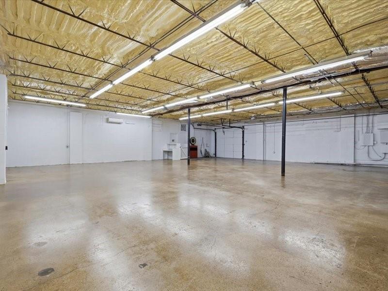 914 W Commerce Street Property Photo 5
