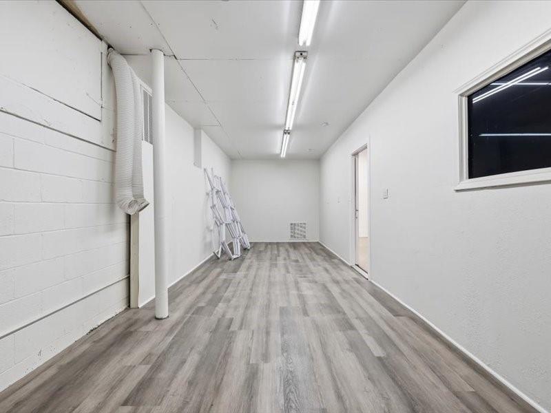 914 W Commerce Street Property Photo 14