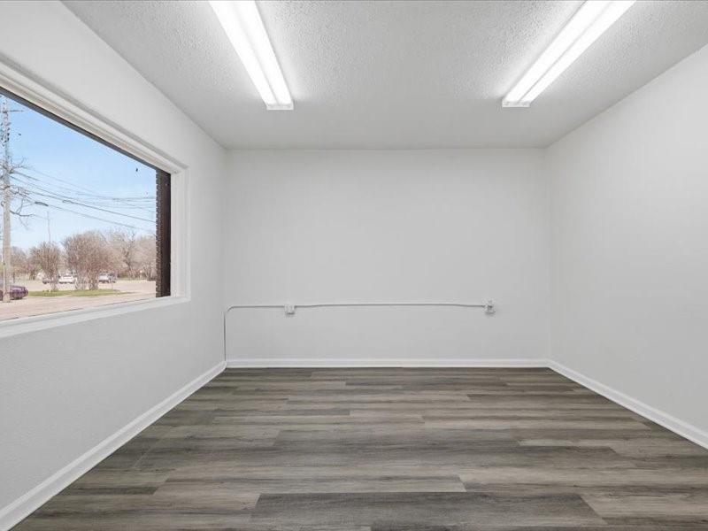 914 W Commerce Street Property Photo 18