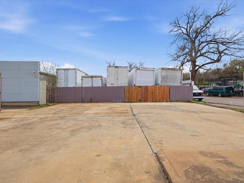 914 W Commerce Street Property Photo 22