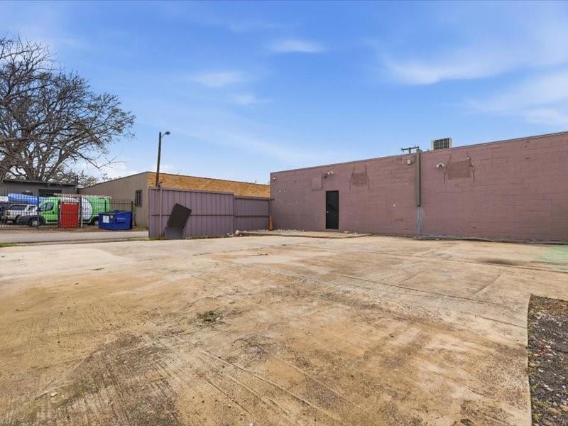 914 W Commerce Street Property Photo 23