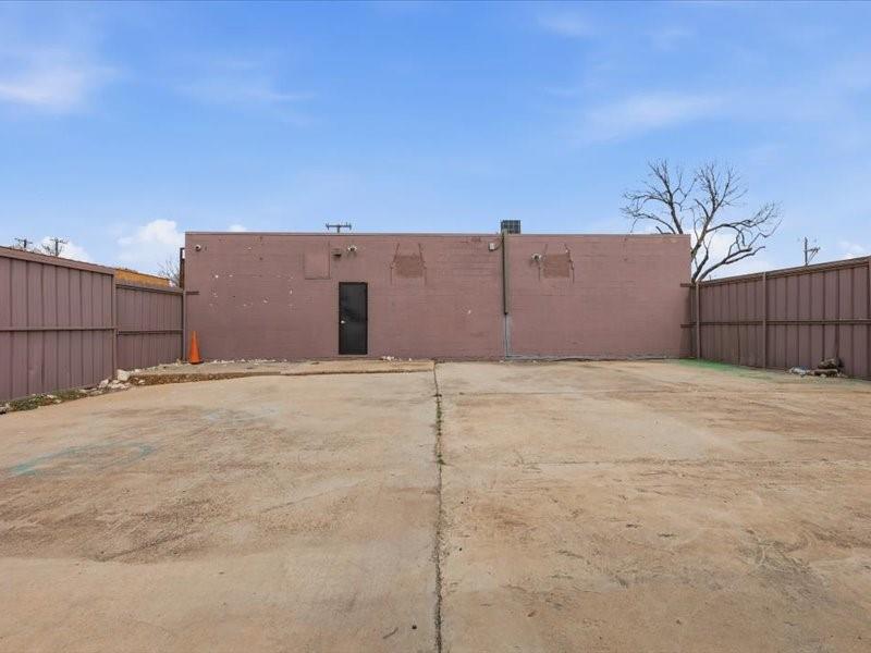 914 W Commerce Street Property Photo 25