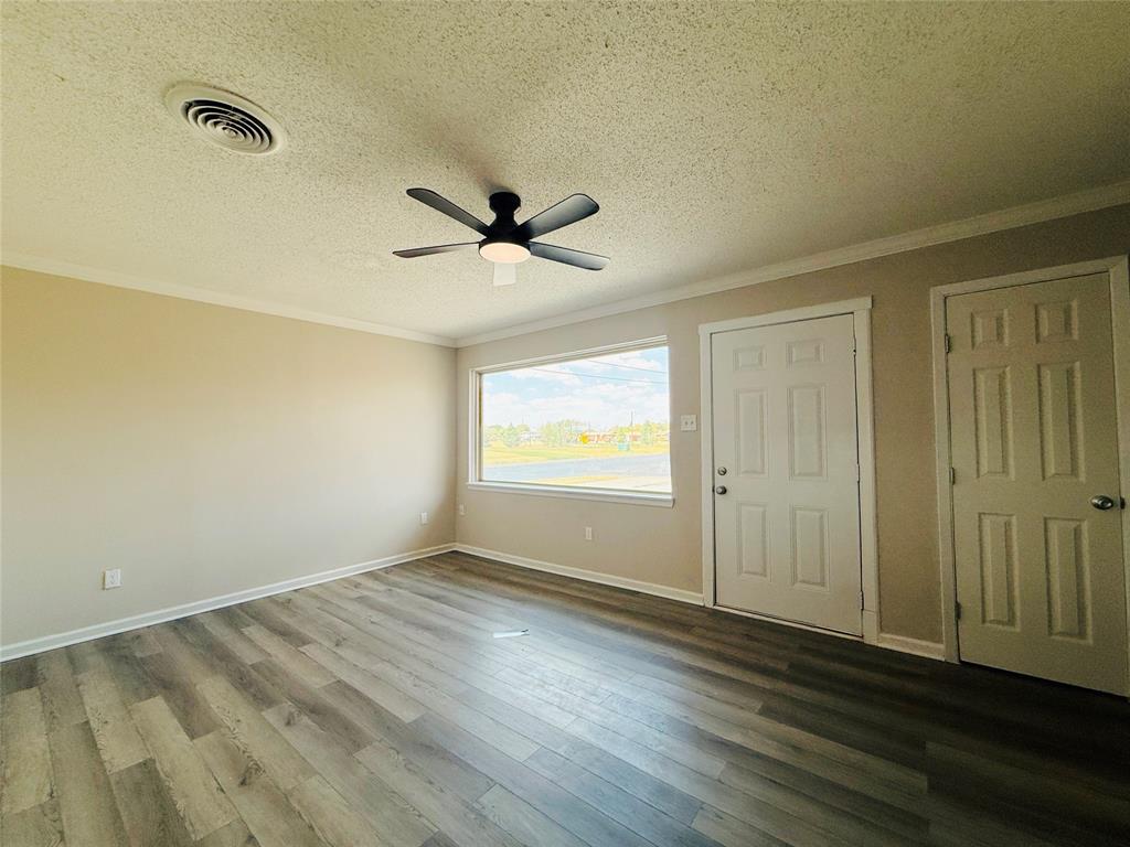 4629 Versailles Drive Property Photo 5