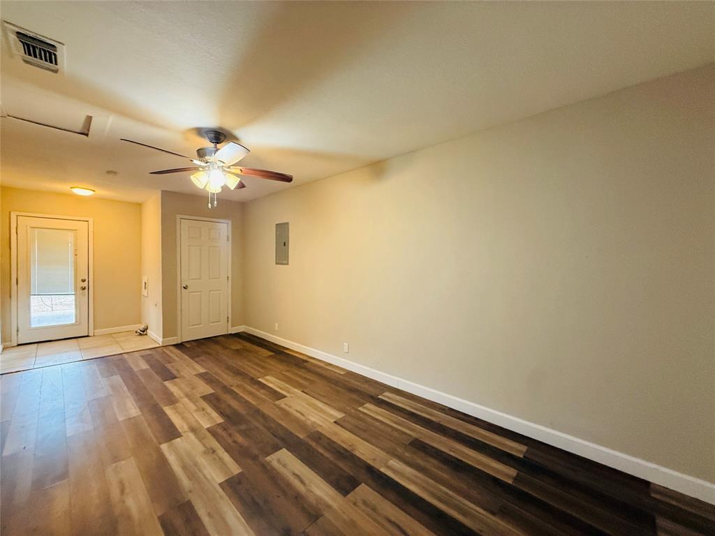 4629 Versailles Drive Property Photo 10