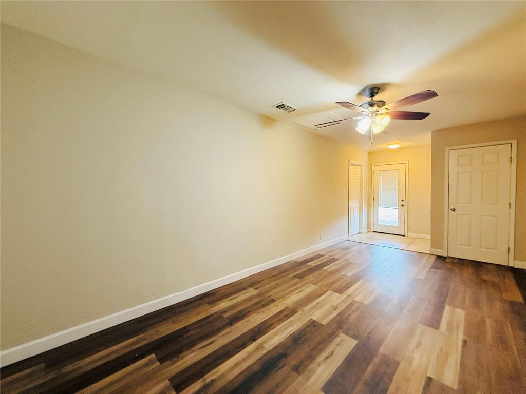 4629 Versailles Drive Property Photo 11