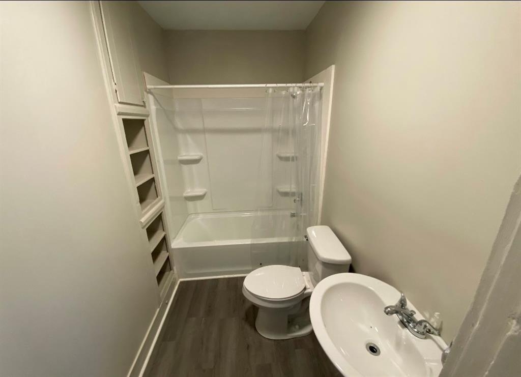 2909 Woodford Street Property Photo 5