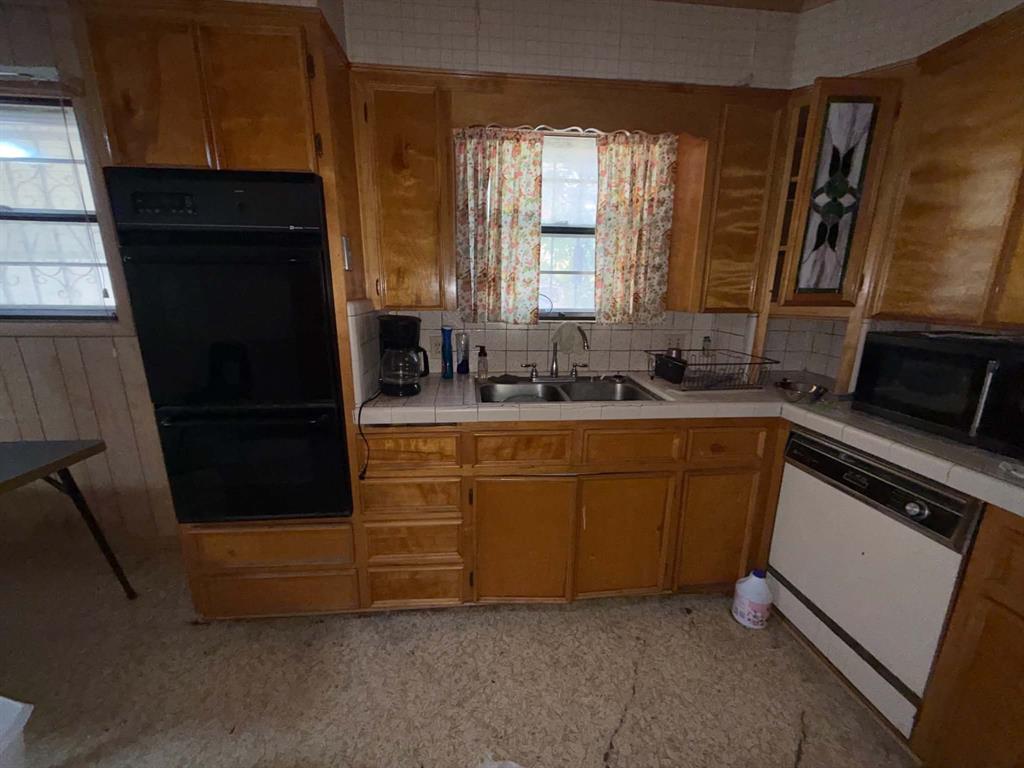 2206 S 51st Street Property Photo 4