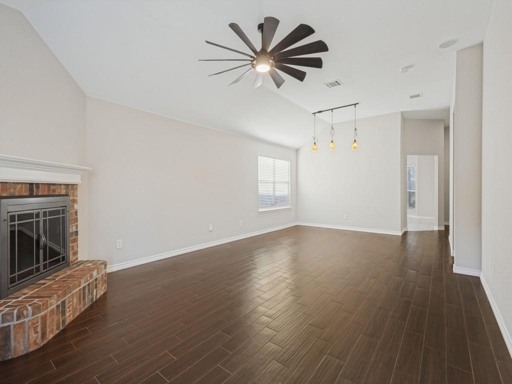 2616 Emerald Lane Property Photo 6