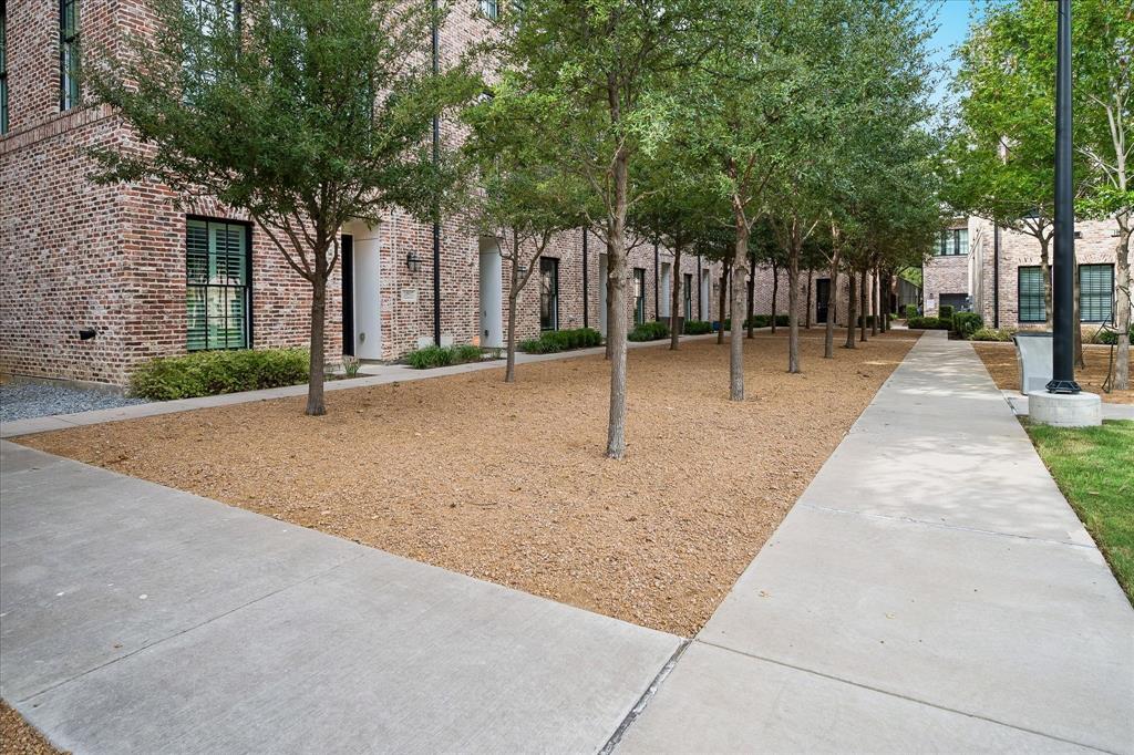 14957 Oak Street Property Photo 2