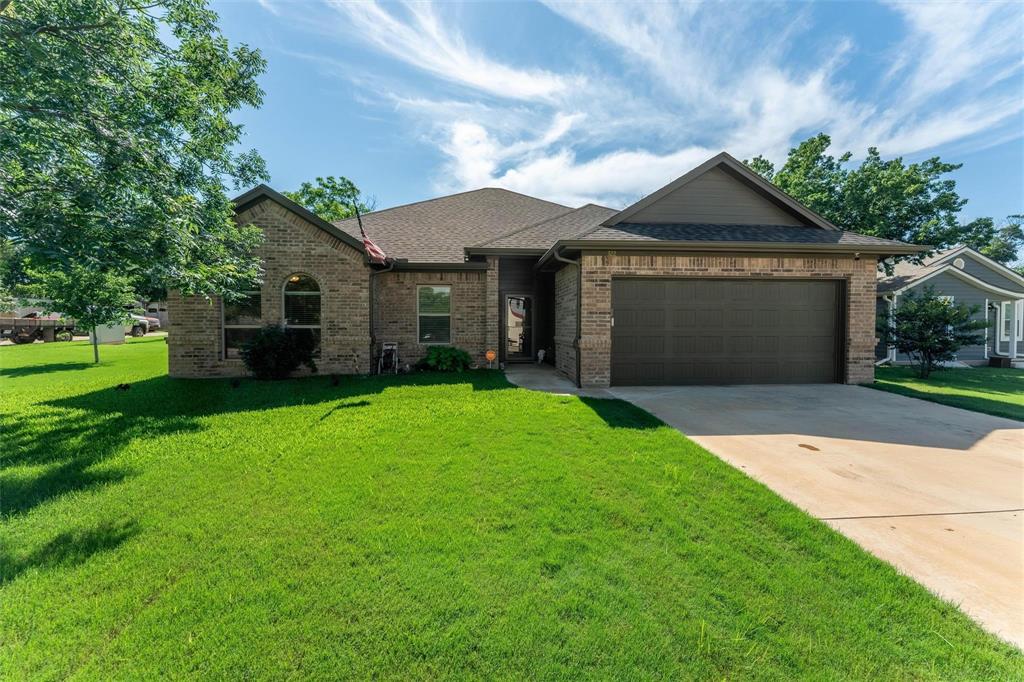 322 S Bowie Drive Property Photo 1
